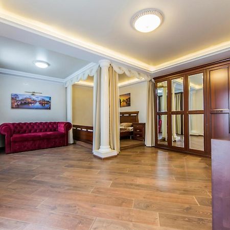 Шикарная Квартира Возле Костёла В Центре Kiev Exterior foto